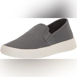 S06. NWT Lucky Brand Gimmony Slip On Sneaker Castle Rock Grey 10M